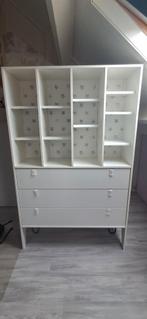 Mooie boekenkast met lades en verstelbare planken, Ophalen, Overige materialen, Gebruikt, 100 tot 150 cm