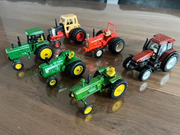 Mooie verzameling tractors John Deere Case AC New Holland beschikbaar voor biedingen