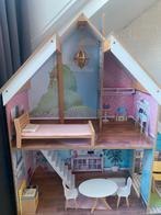Barbie huis hout Kidkraft met meubels, Kinderen en Baby's, Speelgoed | Poppenhuizen, Zo goed als nieuw, Ophalen