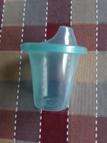 TUITBEKER met deksel, groen, 200ml beschikbaar voor biedingen