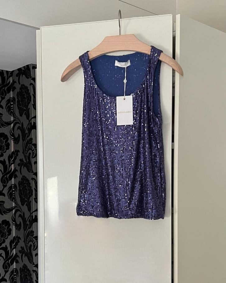Nieuw+kaartjes 65€: paarse glinster pailletten top; maat 38, Kleding | Dames, Tops, Nieuw, Maat 38/40 (M), Paars, Zonder mouw