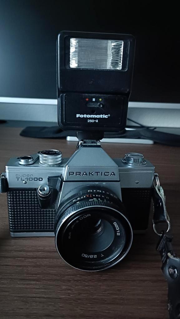 Praktica Super TL1000 - Vintage Spiegelreflexcamera, Audio, Tv en Foto, Fotocamera's Analoog, Ophalen of Verzenden