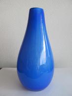 Blauw mondgeblazen vaas, dubbel glas, Ophalen, Blauw, Glas, Minder dan 50 cm