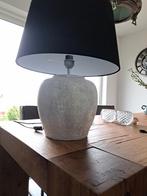GROTE BETONEN LAMPEN VOET MET NIEUWE ZWARTE KAP, Huis en Inrichting, Lampen | Tafellampen, Ophalen, Overige materialen, 50 tot 75 cm