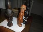 lot 7 stuks houtsnijwerk beelden en een pot afrika, Ophalen of Verzenden