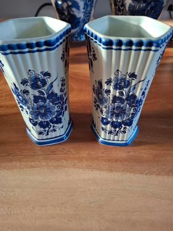 Delfts Blauw Vaasjes - Set van 2 beschikbaar voor biedingen