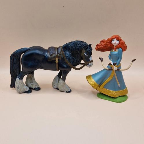 2x Brave Disney figuren Merida paar Angus, Verzamelen, Disney, Gebruikt, Beeldje of Figuurtje, Overige figuren, Ophalen of Verzenden