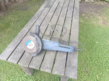 Grote slijptol  beschikbaar voor biedingen
