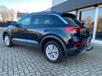 ✅ Volkswagen T-Roc 1.5 TSI 150pk 7-DSG 2022 Zwart Nieuwstaat, Auto's, 65 €/maand, Stof, 4 cilinders, 150 pk