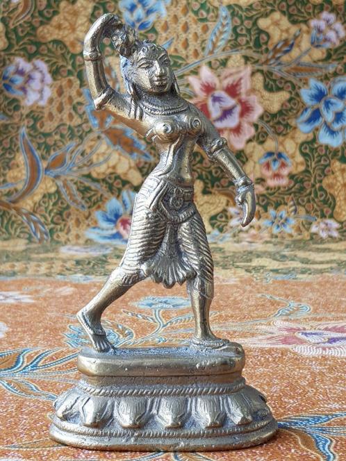 Mooi zwaar antiek brons Devi beeldje uit India 14,4 cm., Antiek en Kunst, Kunst | Niet-Westerse kunst, Ophalen of Verzenden