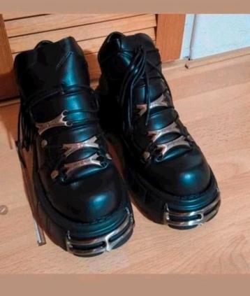 Gothic punk metal stevige sneaker maat 41. Nieuw. beschikbaar voor biedingen