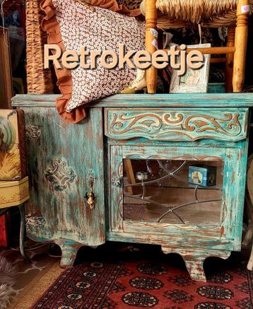 Shabby/Beachlook/Ibiza/Drankkastje/Kastje/Vitrine  beschikbaar voor biedingen