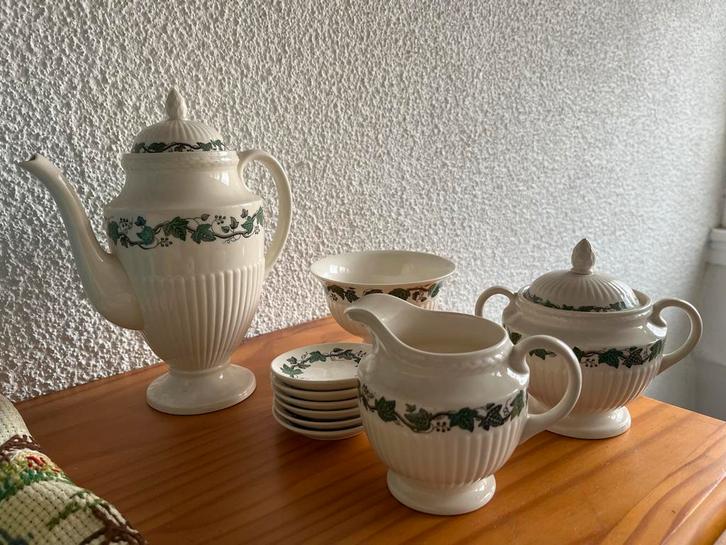 Wedgwood Stratford Klimop Koffieservies - Compleet!, Huis en Inrichting, Keuken | Servies, Zo goed als nieuw, Compleet servies
