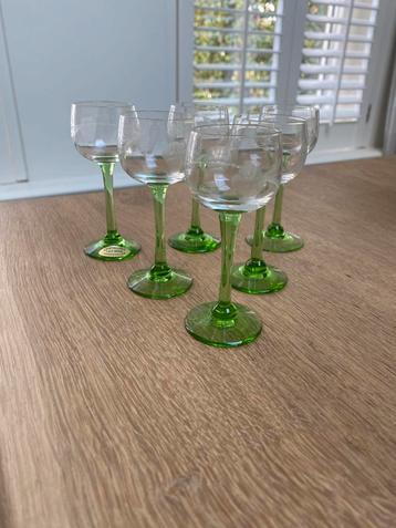 Antieke likeurglaasjes Frankrijk beschikbaar voor biedingen