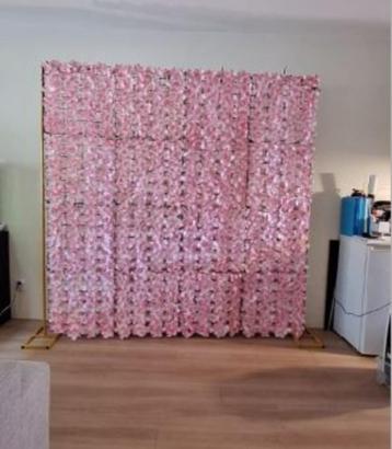 Roze flowerwall 2x2 meter te huur beschikbaar voor biedingen