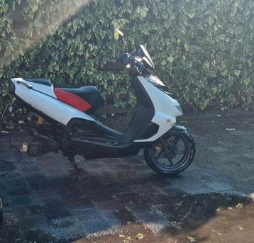 Aprilia sr frame + piaggio blok beschikbaar voor biedingen