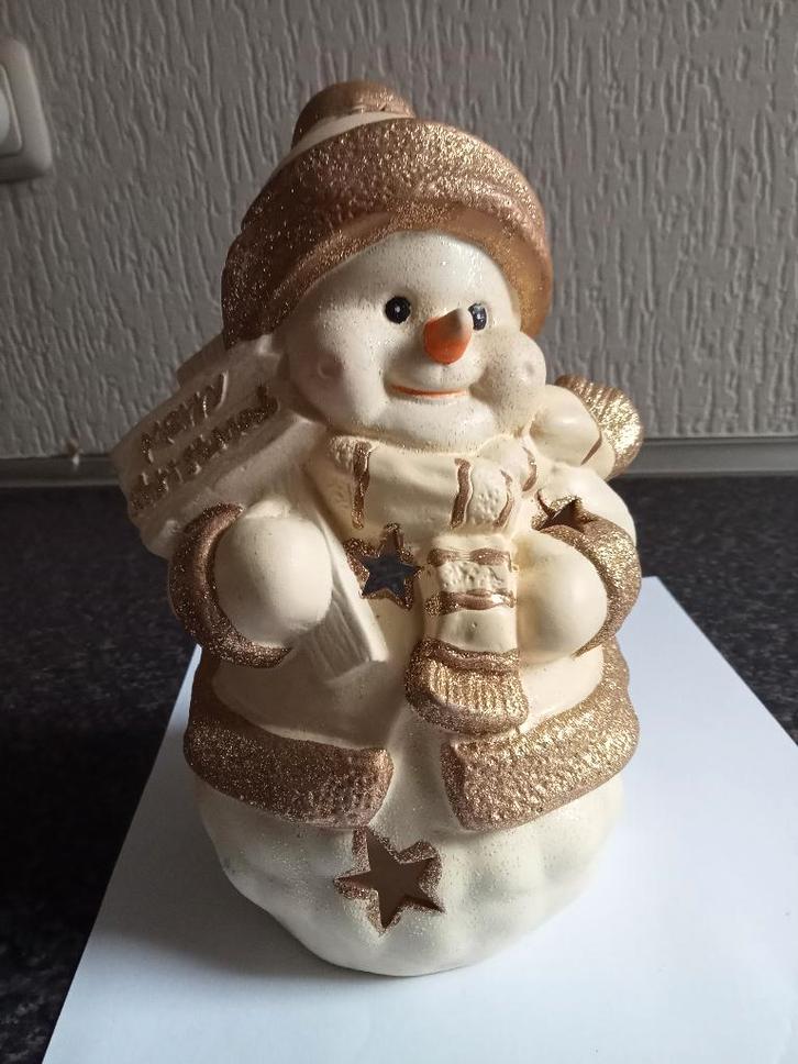 KERST: prachtige  keramische sneeuwman kan waxine lichtje in, Huis en Inrichting, Woonaccessoires | Overige, Nieuw, Ophalen of Verzenden