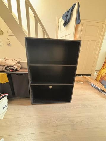 Gratis Ikea kast (kantoor/ boeken/ veelzijdig)