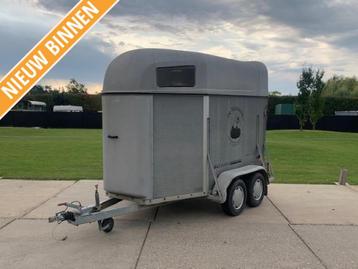 Hotra 2 paardentrailer / gesloten aanhangwagen / Foodtruck beschikbaar voor biedingen