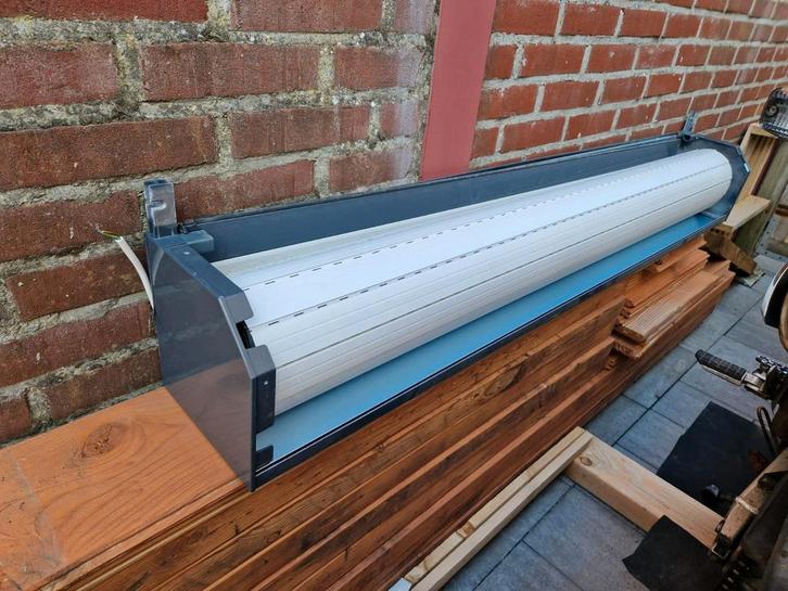 Elektrisch rolluik antraciet/wit, Doe-het-zelf en Verbouw, Rolluiken, Gebruikt, 200 cm of meer, 100 tot 150 cm, Wit, Elektrische bediening