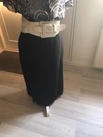 Mooie zwarte rok maat 42 met plooien achter, Kleding | Dames, Rokken, Verzenden, Zo goed als nieuw, Maat 42/44 (L), Zwart