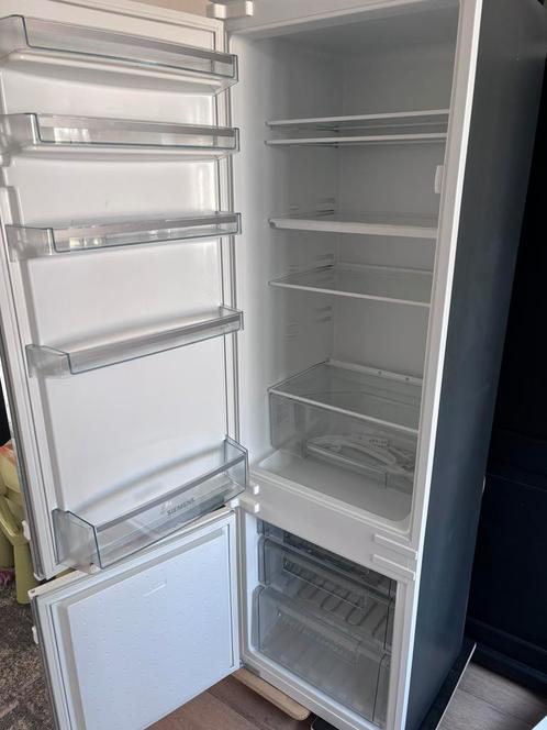 Siemens inbouw koelvriescombinatie, Witgoed en Apparatuur, Koelkasten en IJskasten, Zo goed als nieuw, Met aparte vriezer, 200 liter of meer