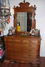 HALKAST COMMODE EIKEN, Antiek en Kunst, Ophalen