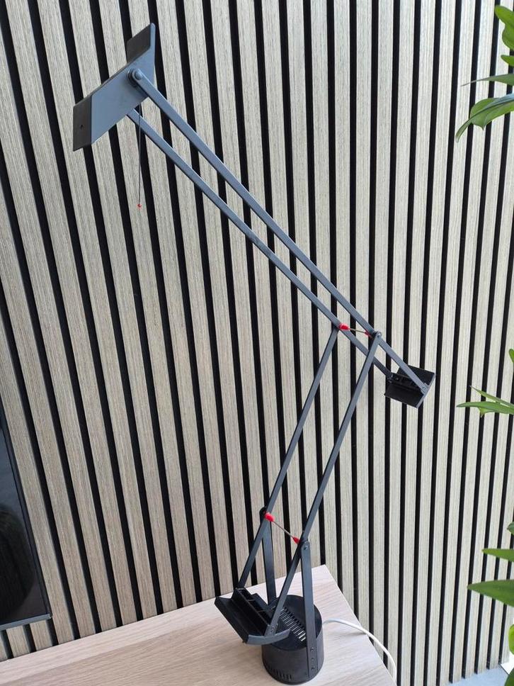 Zwarte Artemide Tizio bureaulamp, Tuin en Terras, Buitenverlichting, Gebruikt, Staande lamp, Aluminium, Minder dan 50 watt, Netvoeding