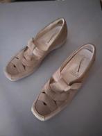 Beige Medicus  Maat 42, Medicus, Ophalen of Verzenden, Zo goed als nieuw, Instappers