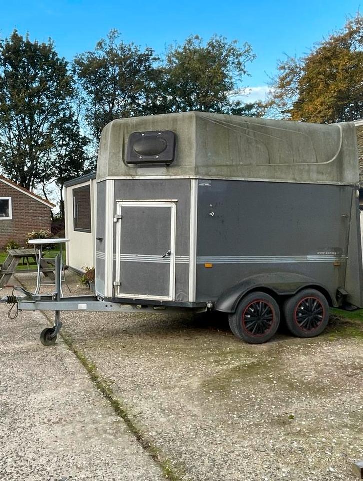 2-paards paardentrailer met zadelkamer, Dieren en Toebehoren, Paarden en Pony's | Trailers en Aanhangwagens, Zo goed als nieuw