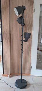 Ikea Hektar staande lamp industrieel, Huis en Inrichting, Lampen | Vloerlampen, 150 tot 200 cm, Zo goed als nieuw, Ophalen