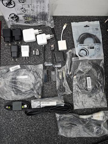 Nieuwe Kabels, Opladers & Koppelstukken - Alles in 1! beschikbaar voor biedingen