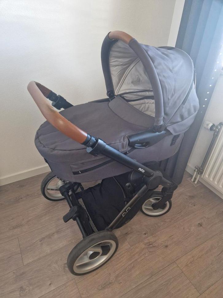 Mutsy Evo kinderwagen, Kinderen en Baby's, Kinderwagens en Combinaties, Zo goed als nieuw, Mutsy, Verstelbare duwstang, Ophalen