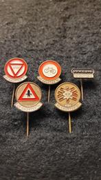 de Gruyter verkeersborden speldjes, Verzamelen, Speldjes, Pins en Buttons, Verzenden, Zo goed als nieuw, Merk, Speldje of Pin