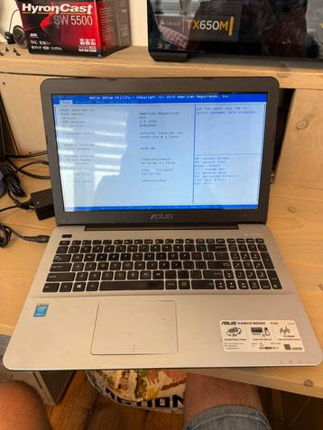 8 laptops voor de hobhyist sommige gaan wel aan beschikbaar voor biedingen