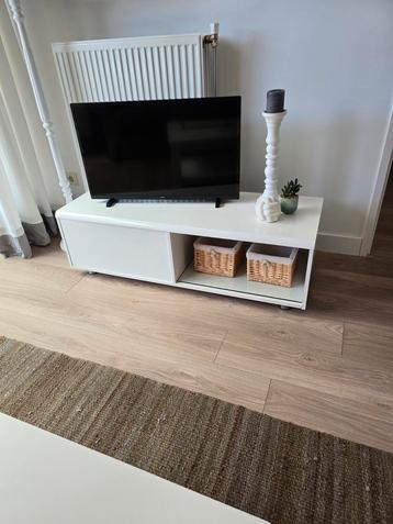 tv meubel beschikbaar voor biedingen