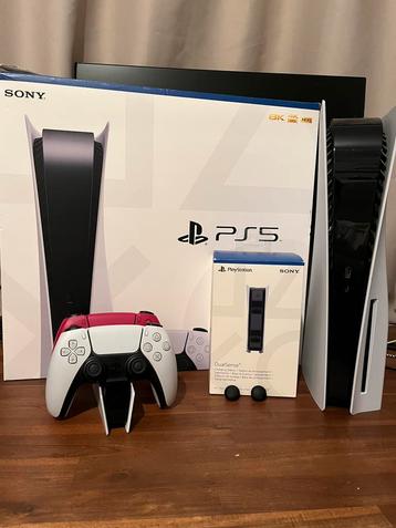 Playstation 5 disk + 2 controllers + oplaadstation beschikbaar voor biedingen