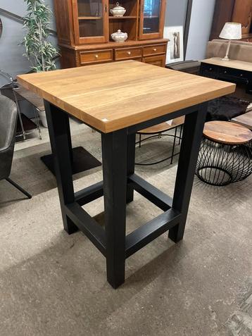 Nieuw! Eiken bartafel - robuust metalen frame beschikbaar voor biedingen