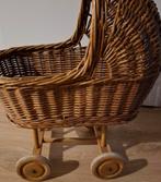 Nostalgisch Poppenbedje op Wieltjes, Ophalen, Zo goed als nieuw, Babypop