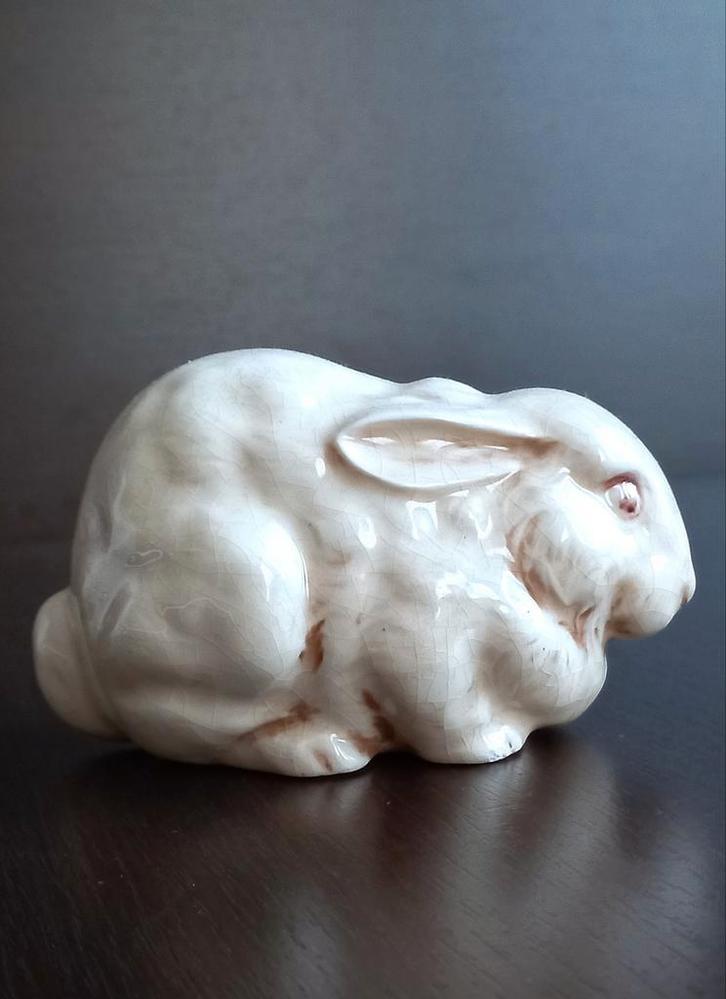 France geglazuurd keramisch beeldje van een konijn of haas, Antiek en Kunst, Antiek | Keramiek en Aardewerk, Ophalen of Verzenden