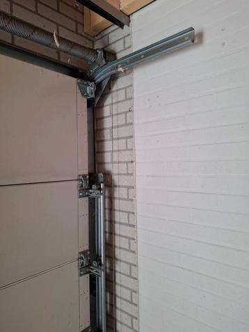 Gebruikte Novoferm Garagedeuren, twee stuks.  beschikbaar voor biedingen