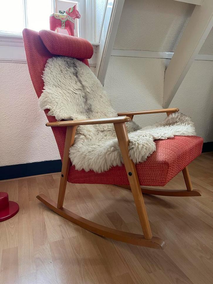 Vintage Zweedse Schommelstoel (uit 1970), Huis en Inrichting, Fauteuils, Gebruikt, Hout, 50 tot 75 cm, 75 tot 100 cm, Ophalen