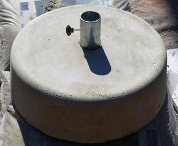 Parasolvoet cq Droogmolen van beton.Ook voor grote parasols? beschikbaar voor biedingen