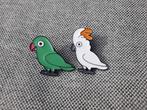 2 mooie kleurige pins van vogels te koop, Verzamelen, Speldjes, Pins en Buttons, Ophalen of Verzenden, Nieuw, Dier of Natuur, Speldje of Pin