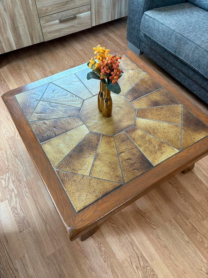 Stevige salontafel met tegelblad - 95x95cm, Huis en Inrichting, Tafels | Salontafels, Zo goed als nieuw, Minder dan 50 cm, 50 tot 100 cm