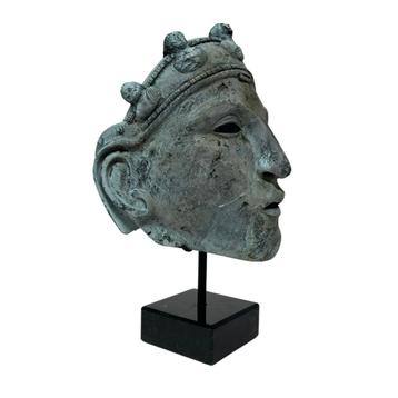 Bij ons te koop: Het masker van Nijmegen. beschikbaar voor biedingen