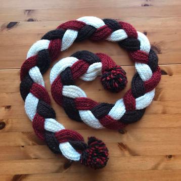 Nieuwe gevlochten sjaal rood bruin wit pompons egf 185cm beschikbaar voor biedingen