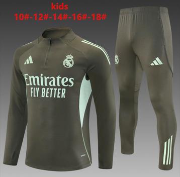 Real Madrid Trainingspak Kinderen beschikbaar voor biedingen
