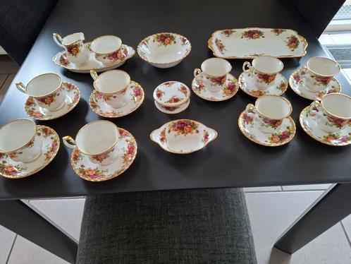 Royal Albert kop en schotels roomstel Country Rose, Antiek en Kunst, Antiek | Servies compleet, Ophalen of Verzenden