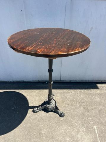 2 stuks Luxe Eikenhouten Sta tafels rond 80 cm, gietijzer beschikbaar voor biedingen